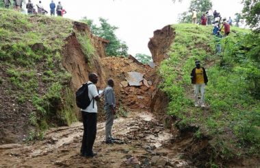 Side view of the seven meter wide ditch on the Batoka-Mamba road - Picture by Diggers Subscriber