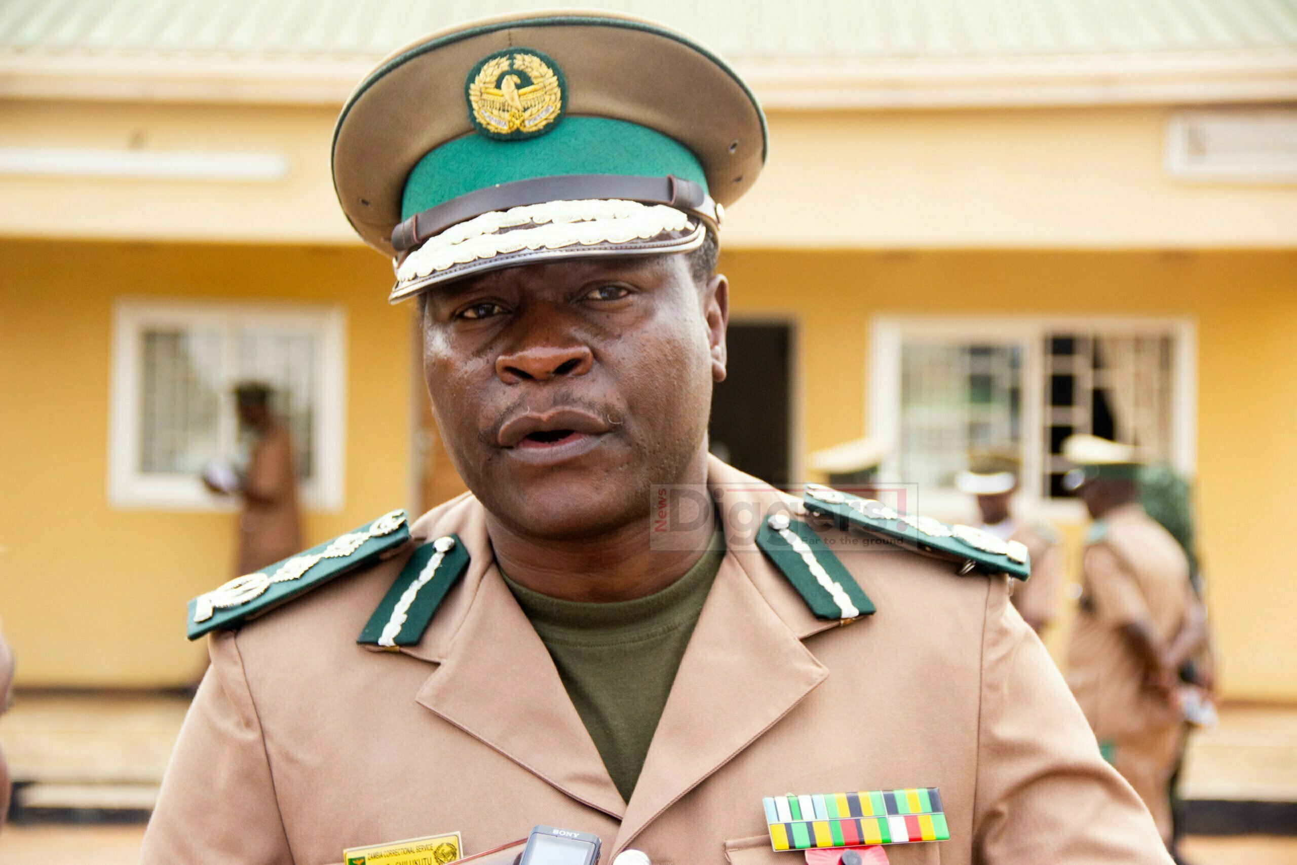 Is ZCS run by politicians or civil servants?