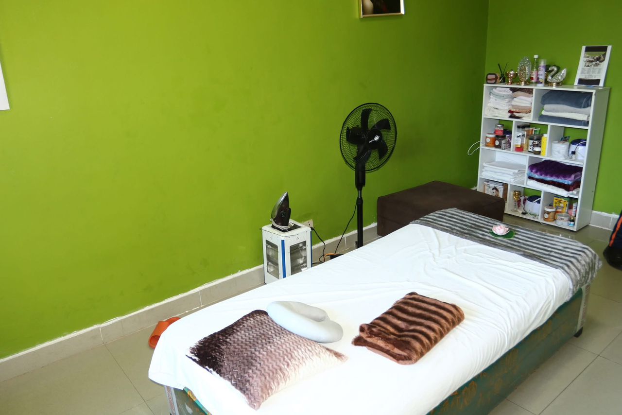 Kitwe police unearth brothel operating as massage parlour, 11 nabbed