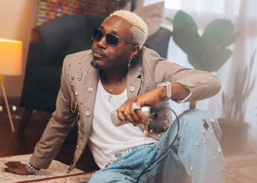 Roberto continues chart topping streak with new single Dear Phone