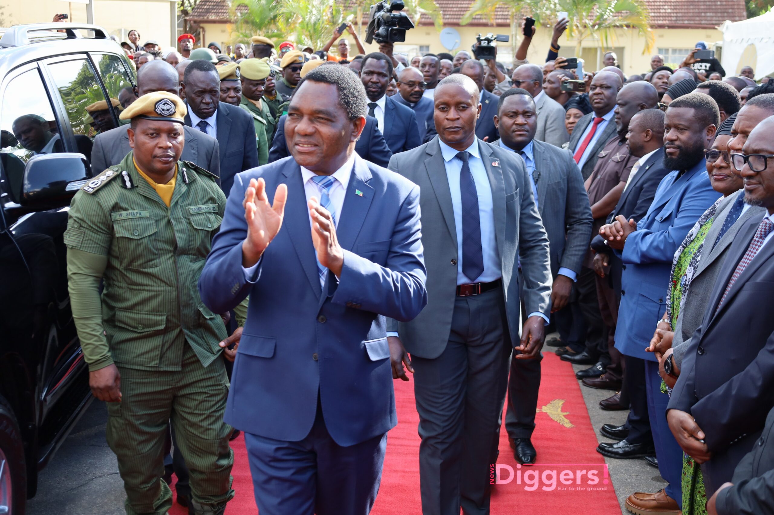 If HH is willing to stay away from Lungu’s funeral, why is the family still resisting? – Zambia: News Diggers!