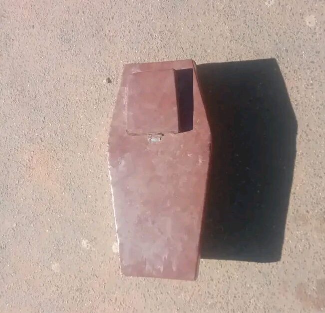 Police pick up small coffin discovered at Petauke residence – Zambia: News Diggers!