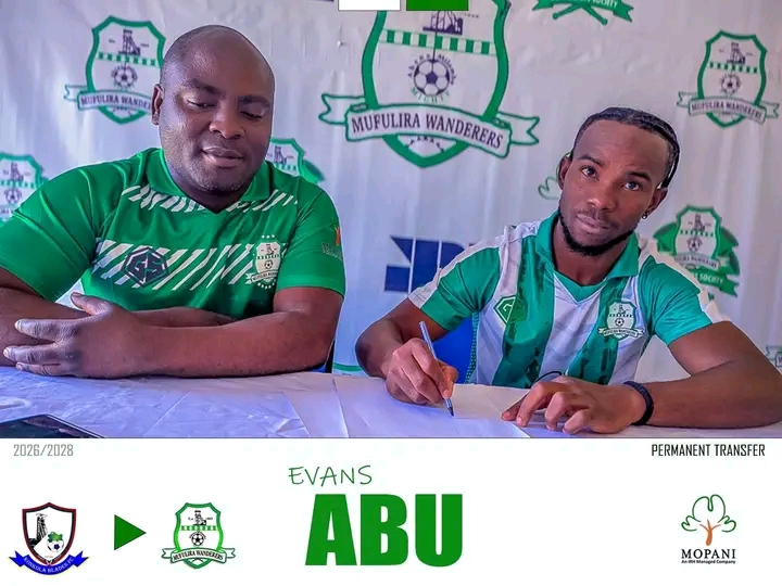 Wanderers sign Evans Abu